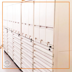 Muebles para almacenamiento de medicamentos.